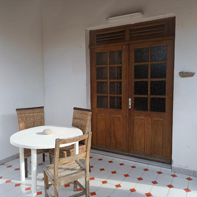 Votre Bungalow "Petit Tresor" Vintage 80 Appartement Le Carbet Buitenkant foto
